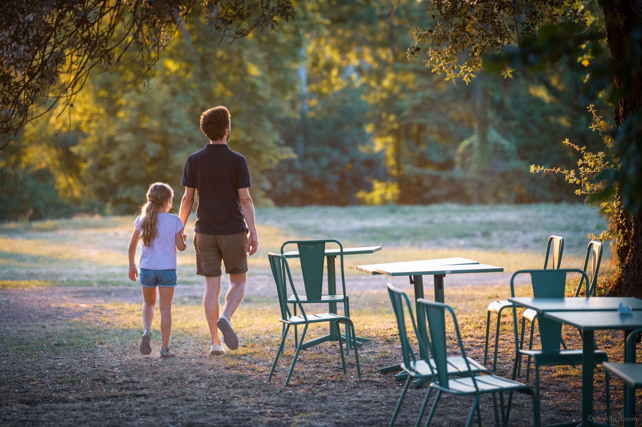 L'aire pour enfants du Château de Fayolle et ses jeux en bois