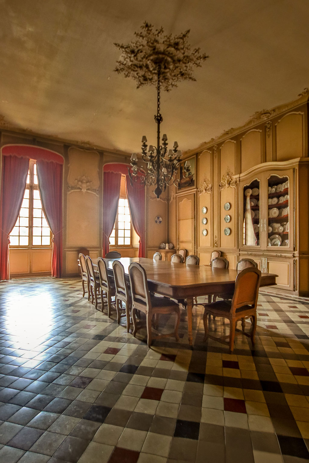 kevin_viganne_la salle à manger du Château de Fayolle